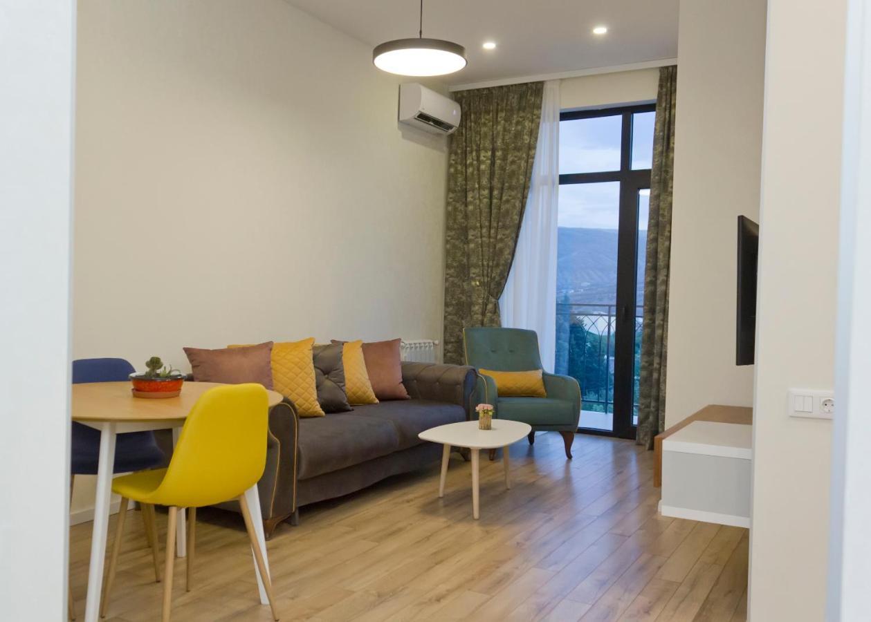 Sameba Luxury, Golden View Apartament *